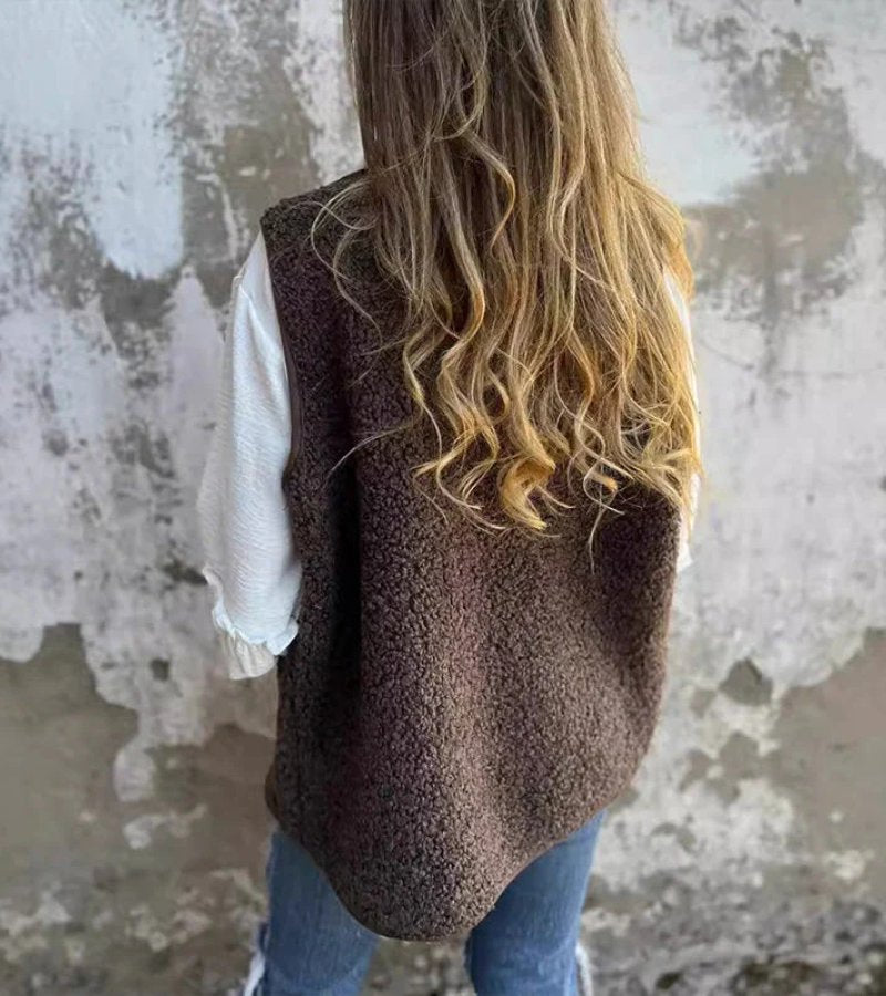 Malena | gilet in peluche morbido e caldo con bottoni