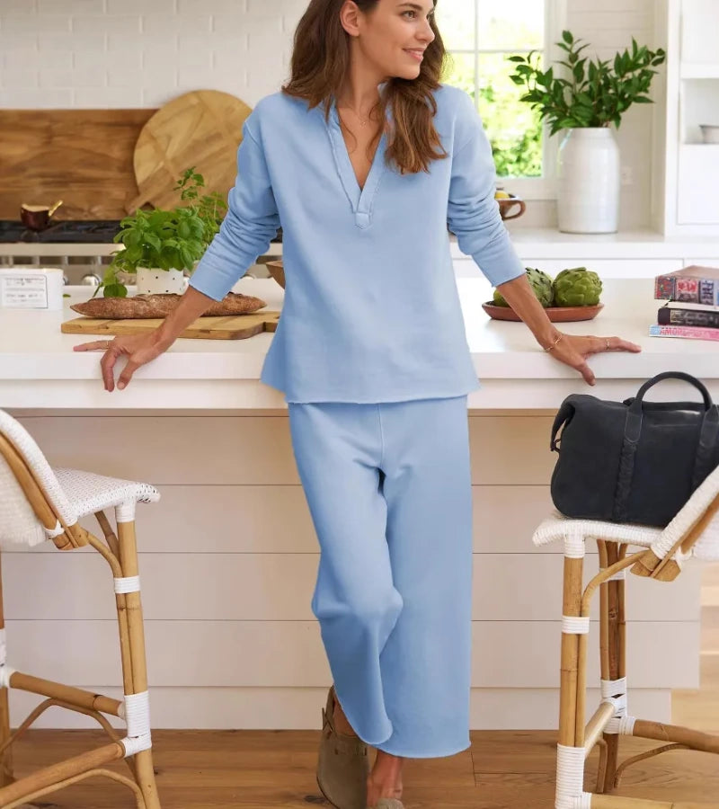 Monica | L'Completo Scollo a V Imperdibile