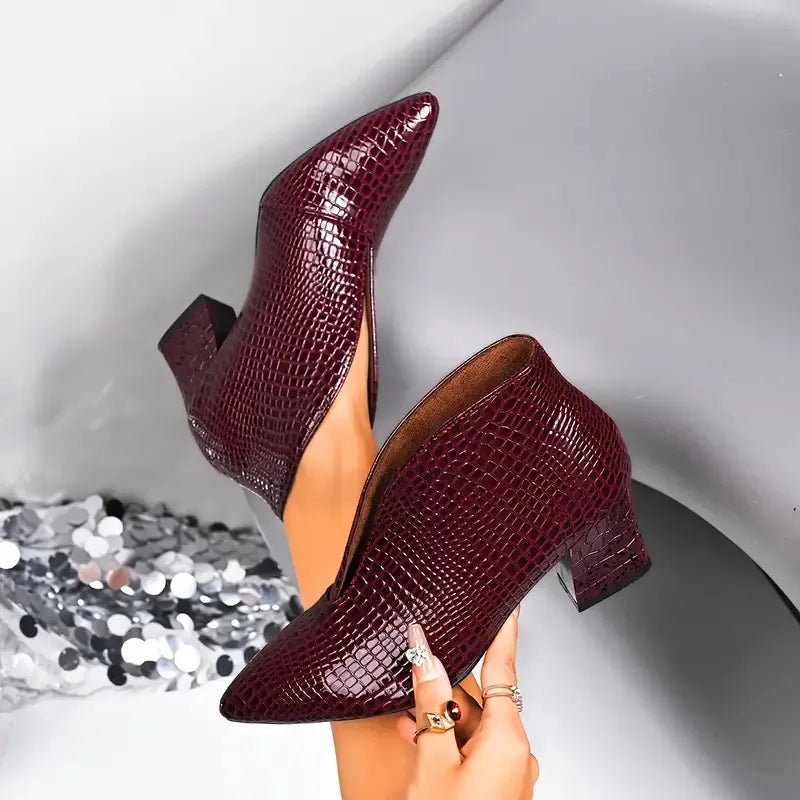 Patri | Stivaletti eleganti e seducenti con scollo a V